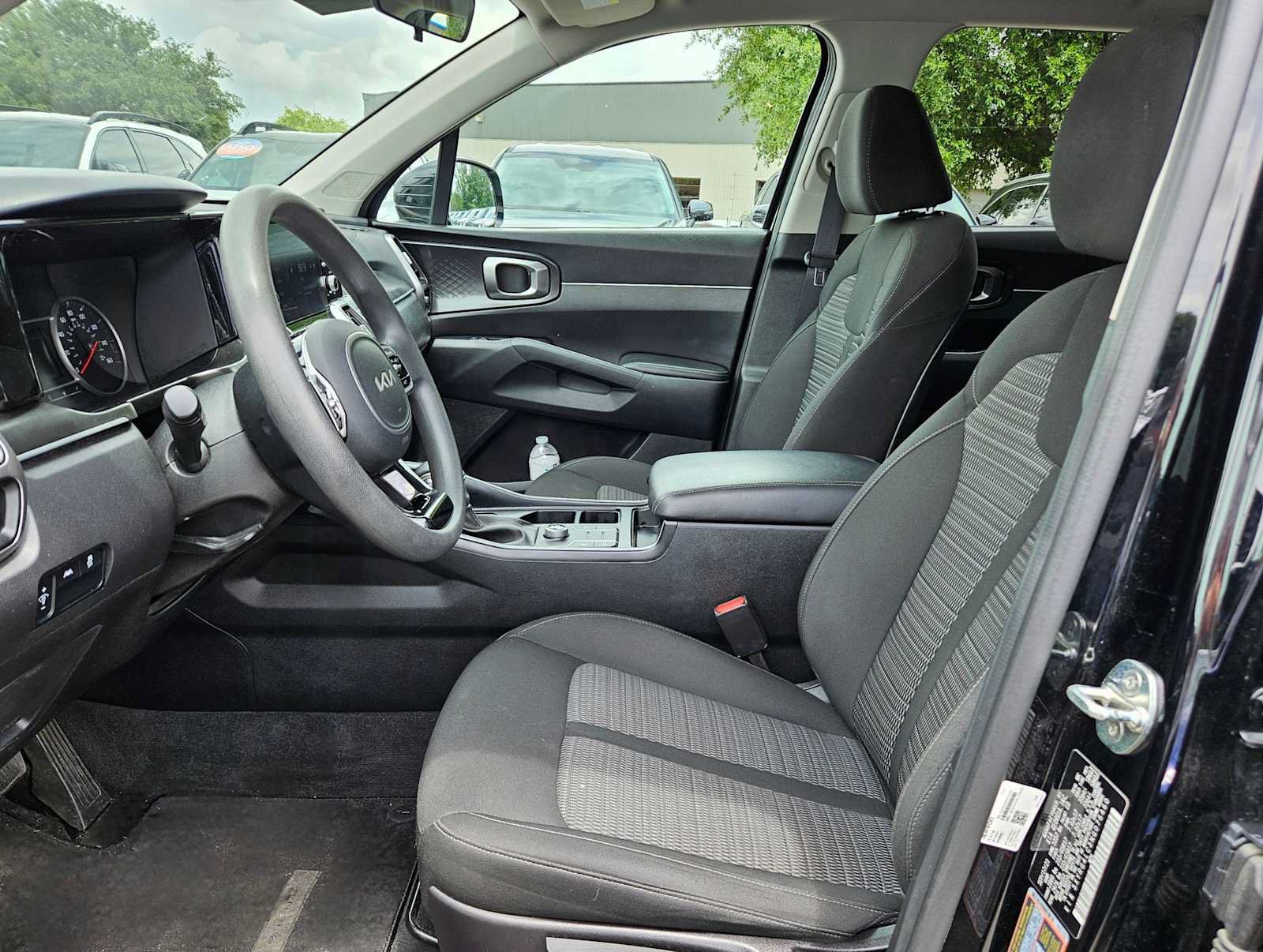 Used 2022 Kia Sorento LX FWD image 16