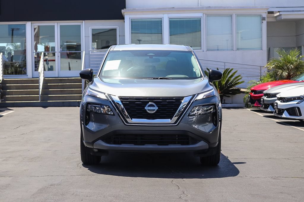 Used 2023 Nissan Rogue S FWD image 2