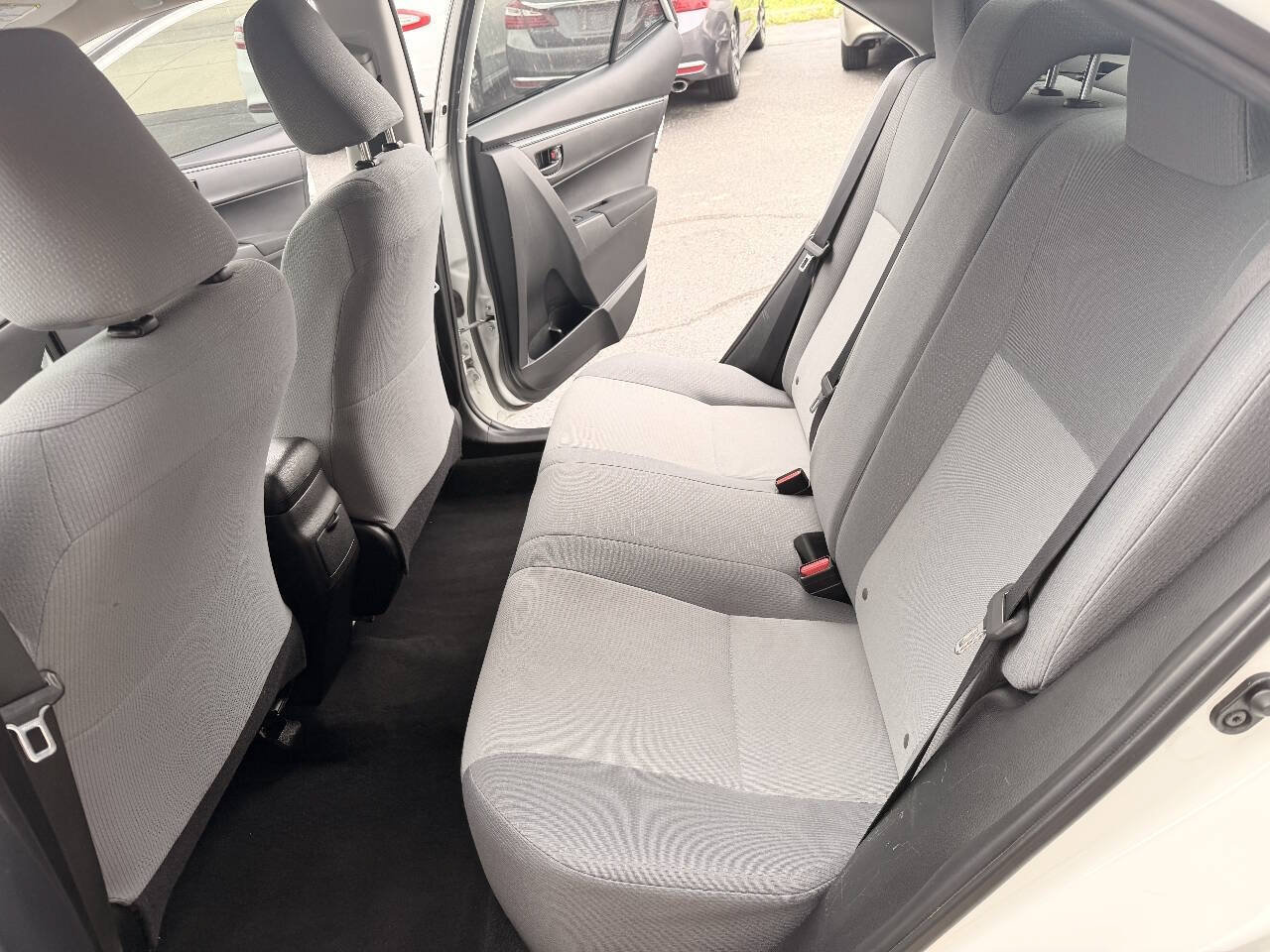 Used 2016 Toyota Corolla L FWD image 12