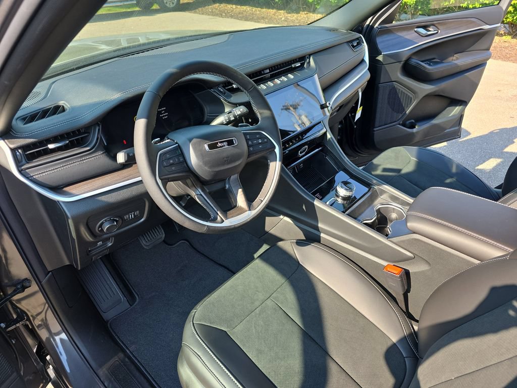 New 2026 Jeep Grand Cherokee L 4WD image 18