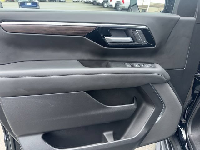 Used 2025 Chevrolet Tahoe LT AWD/4WD image 17