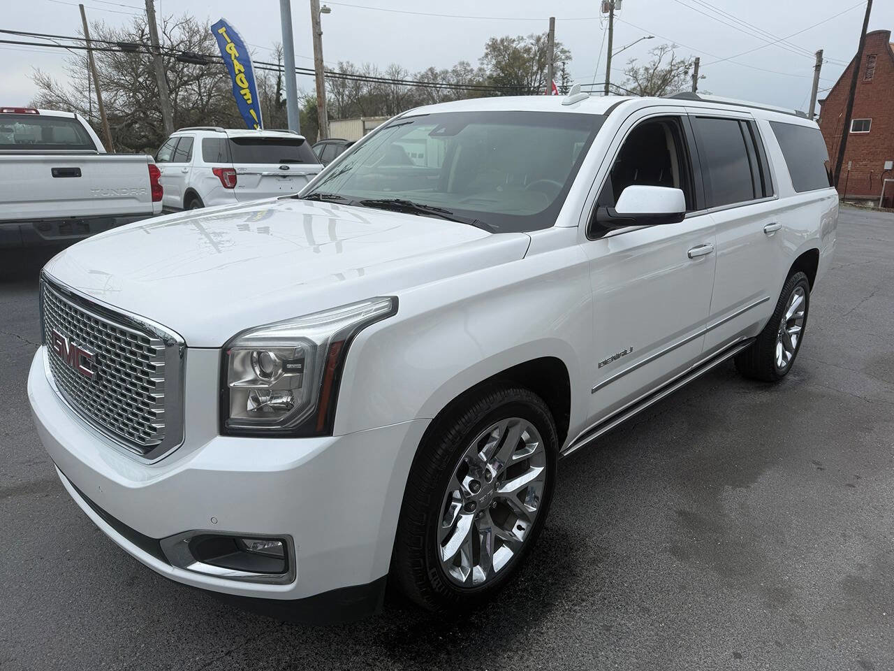 Used 2017 GMC Yukon XL Denali w/ Open Road Package image 8