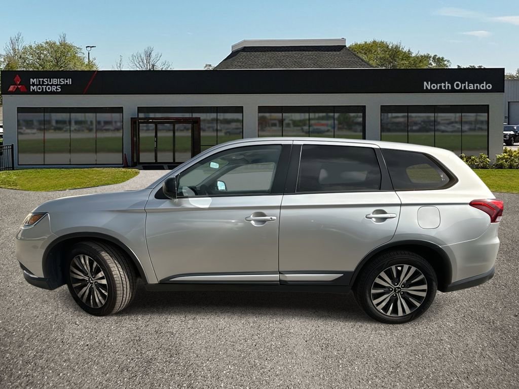 Used 2020 Mitsubishi Outlander ES image 2