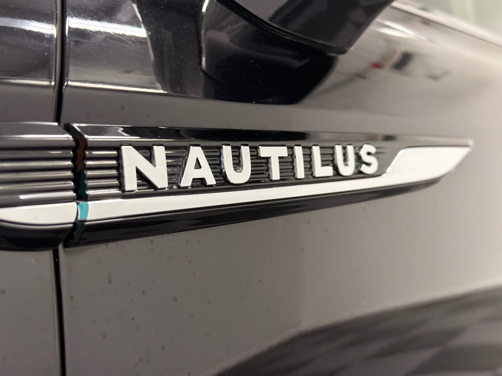 Certified 2023 Lincoln Nautilus Reserve w/ Monochromatic Package AWD/4WD image 15