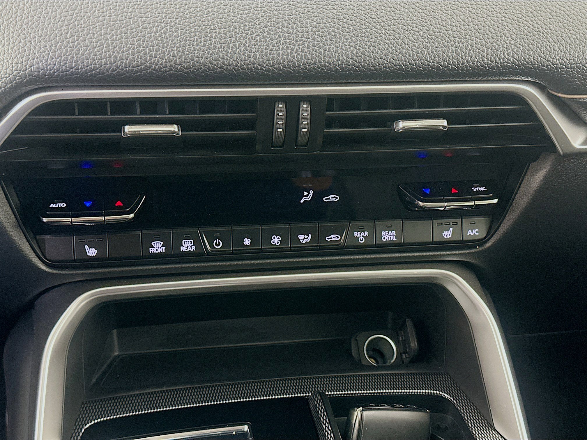 Used 2024 MAZDA CX-90 Plug-In Hybrid w/ Preferred image 24