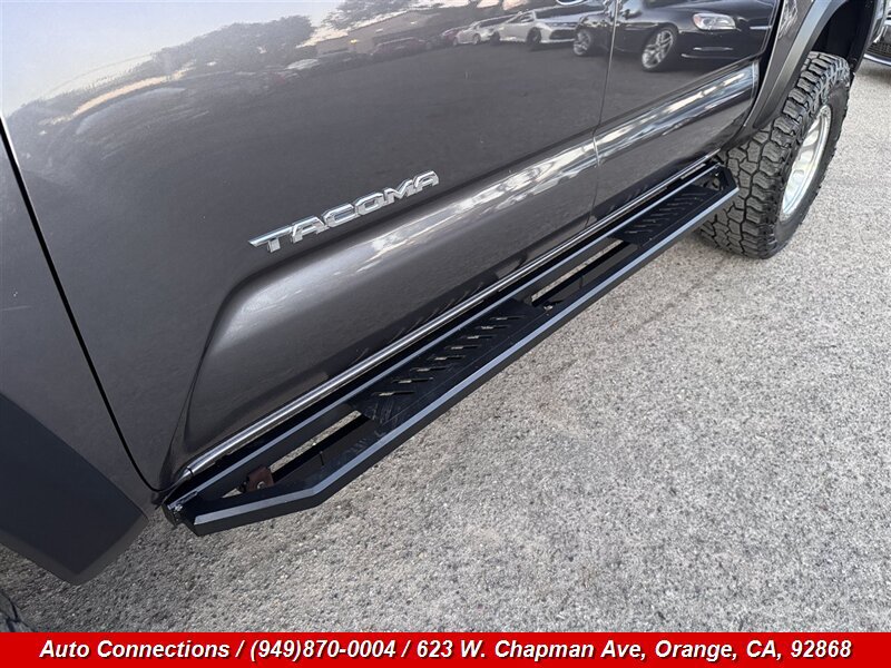 Used 2017 Toyota Tacoma TRD Off-Road w/ Tow Package (A/T) AWD/4WD image 30