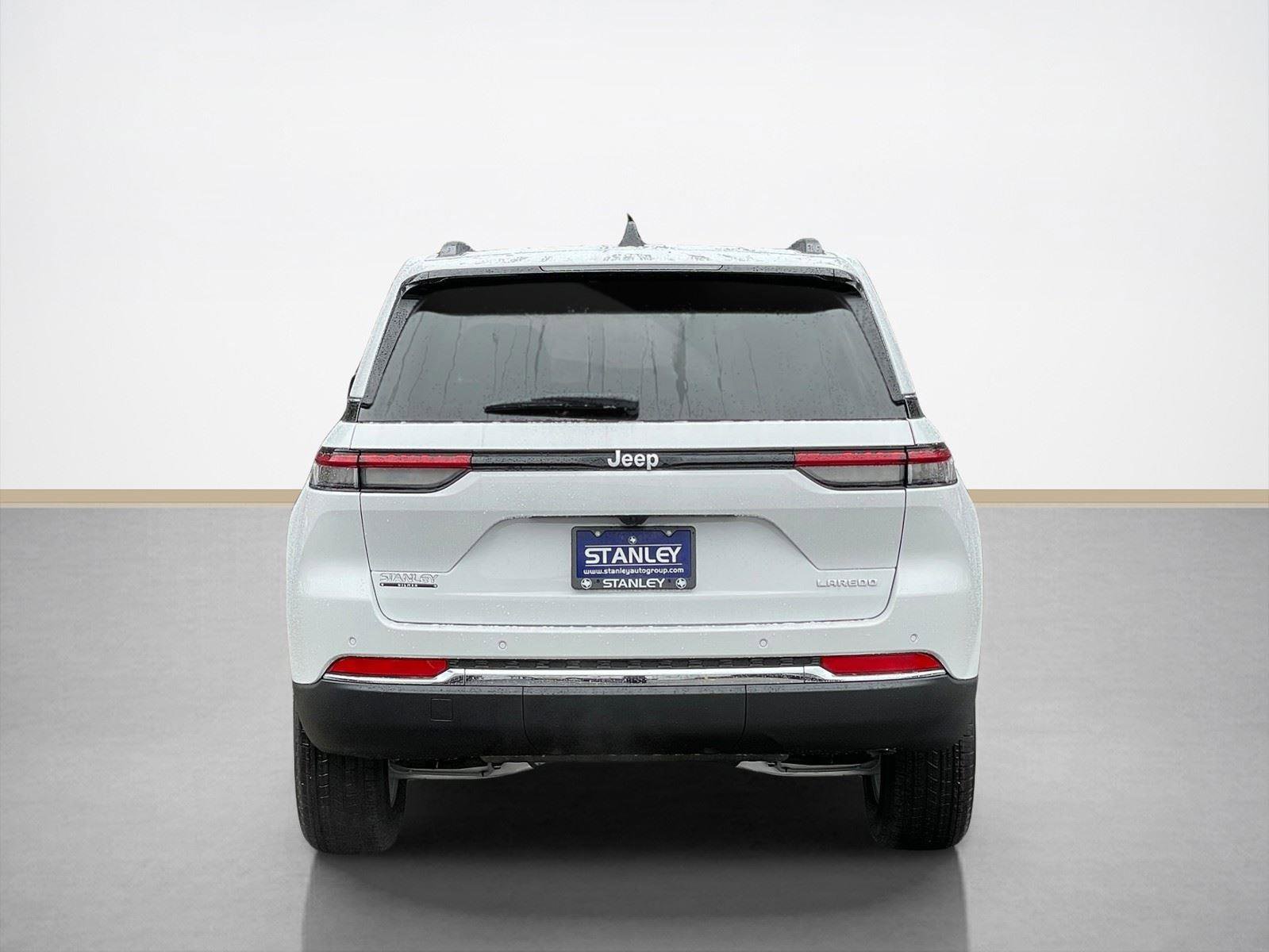 New 2025 Jeep Grand Cherokee Laredo X RWD image 7
