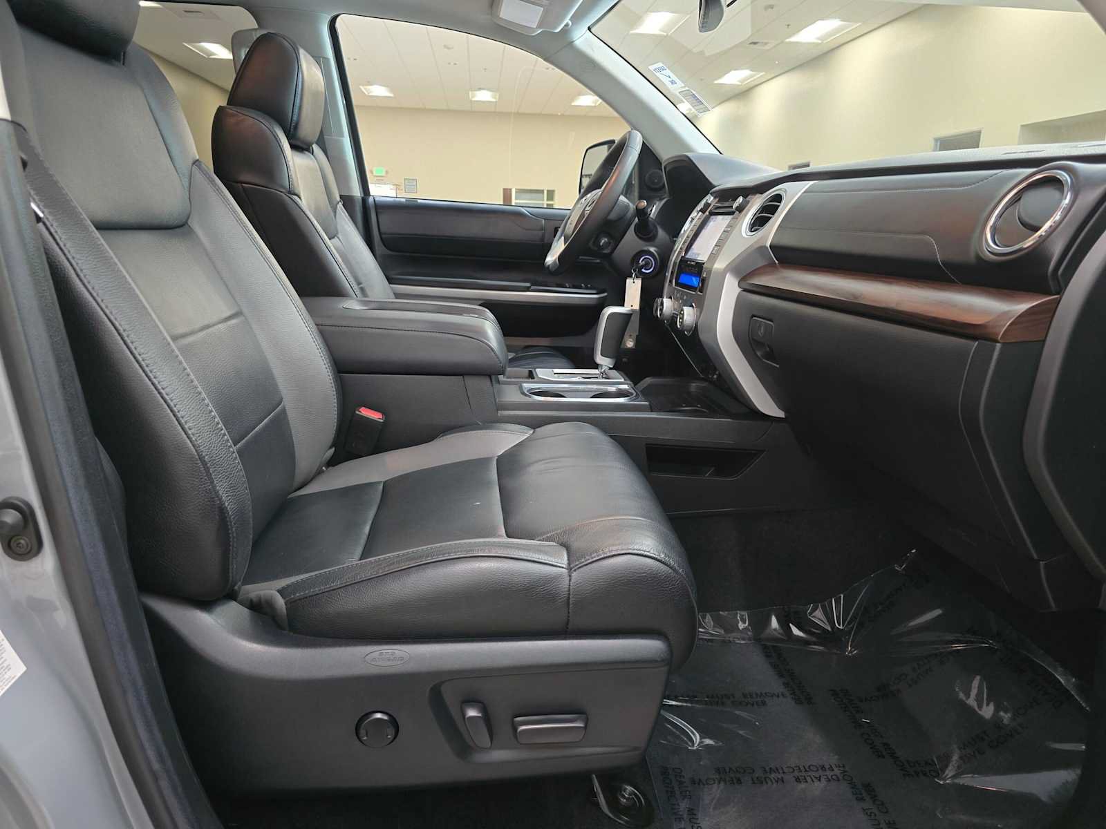 Used 2019 Toyota Tundra Limited w/ Limited Premium Package AWD/4WD image 27