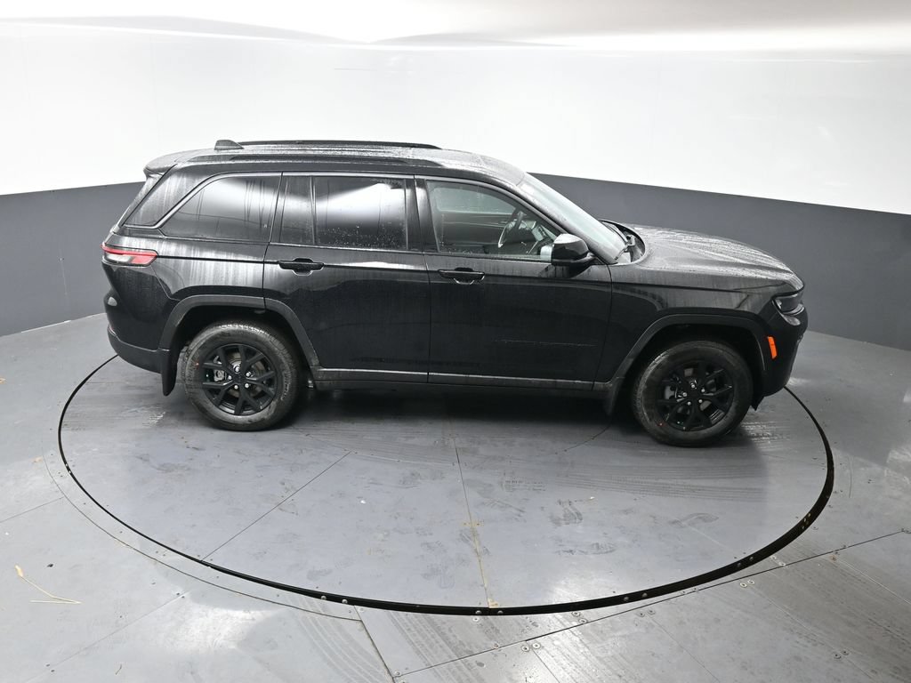 New 2026 Jeep Grand Cherokee Altitude AWD/4WD image 30