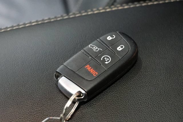Used 2015 Jeep Grand Cherokee Limited AWD/4WD image 39