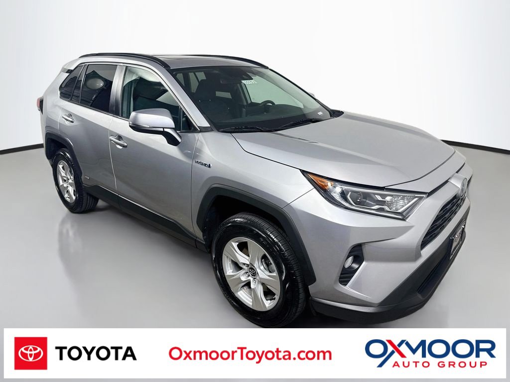 Certified 2020 Toyota RAV4 XLE w/ Convenience Package AWD/4WD image 1