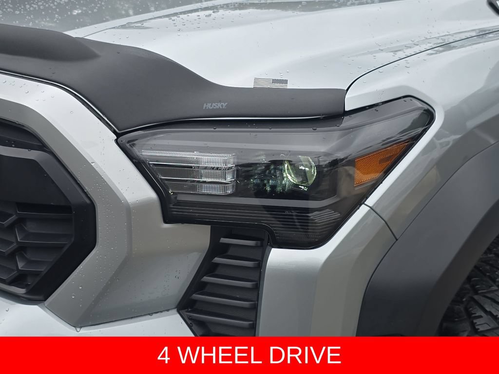 Used 2025 Toyota Tacoma TRD Off-Road w/ TRD Off Road Upgrade Package AWD/4WD image 29