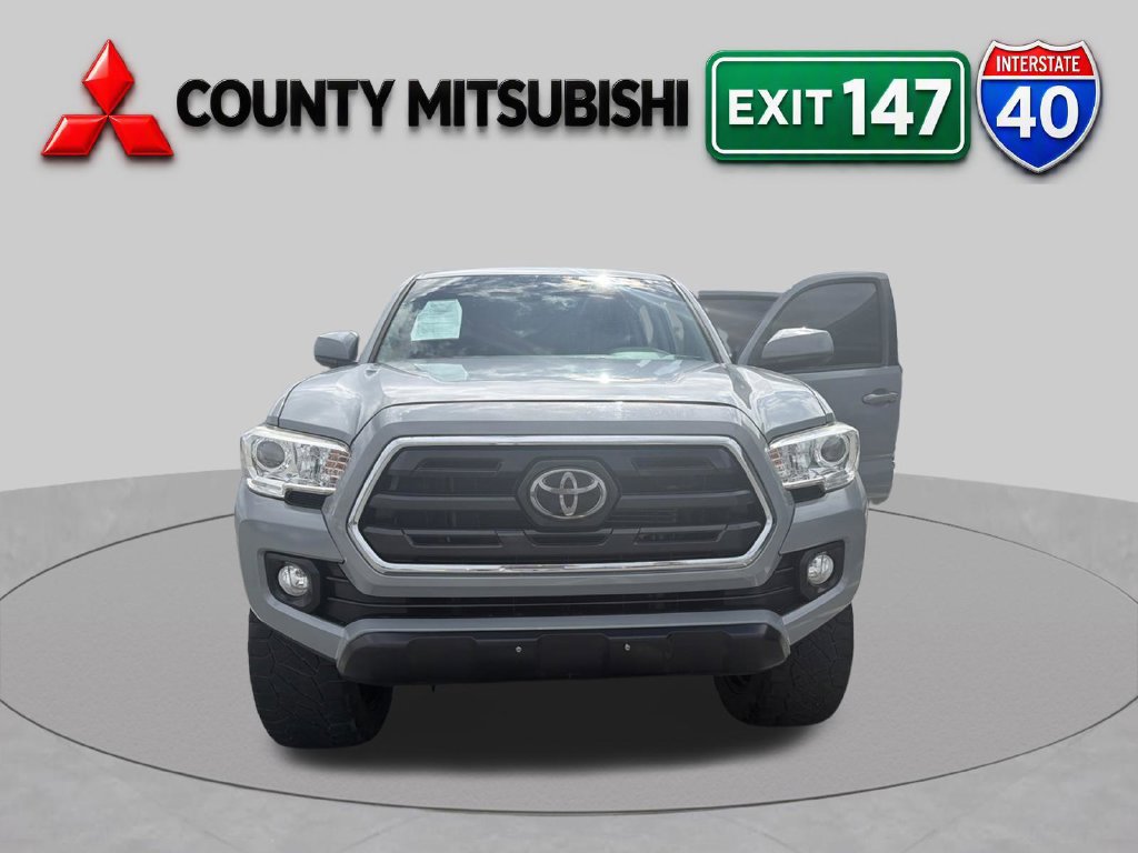 Used 2019 Toyota Tacoma SR5 AWD/4WD image 3