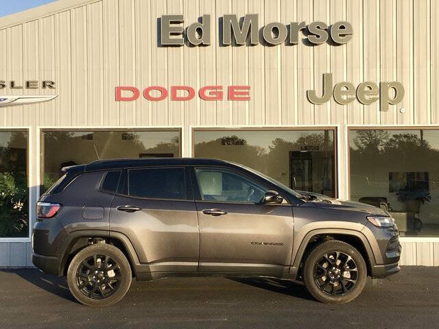 Used 2022 Jeep Compass Latitude image 2