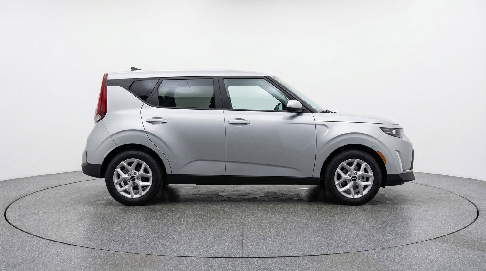 Used 2025 Kia Soul LX w/ LX Technology Package image 11
