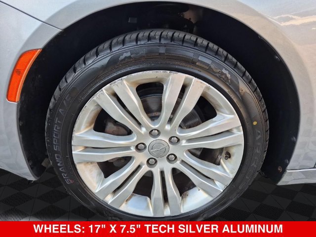 Used 2016 Chrysler 200 Limited w/ Anniversary Edition FWD image 9
