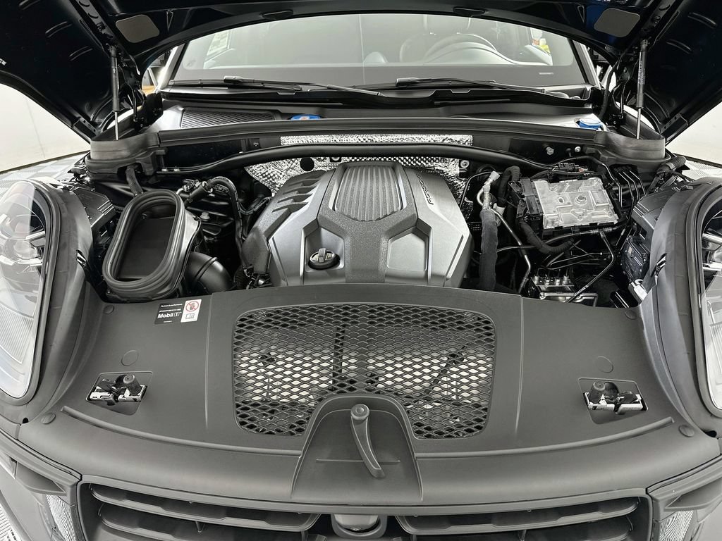 New 2026 Porsche Macan AWD/4WD image 32