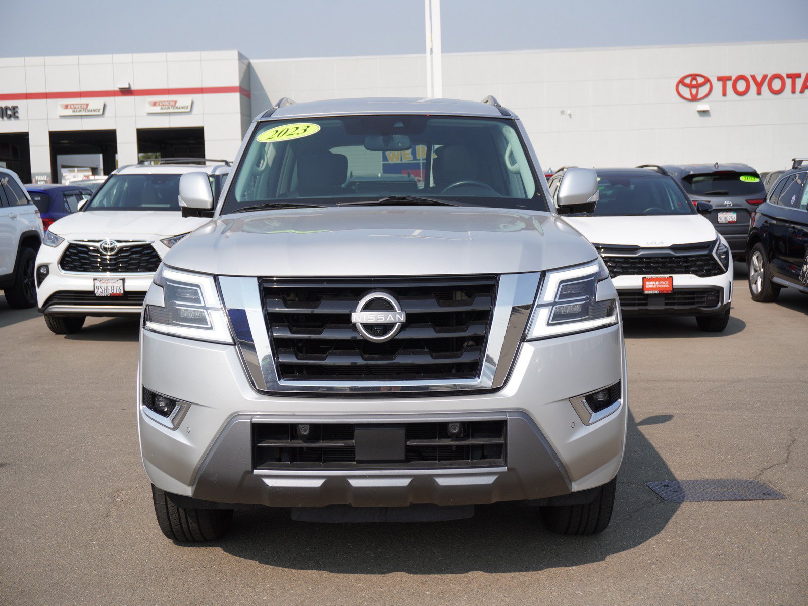 Used 2023 Nissan Armada SL w/ Captain's Chairs Package RWD image 6