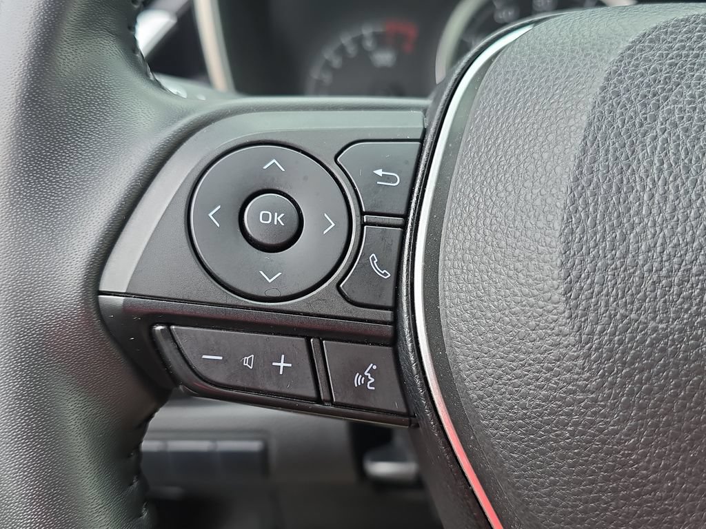 Used 2021 Toyota Corolla SE w/ SE Preferred Package FWD image 18