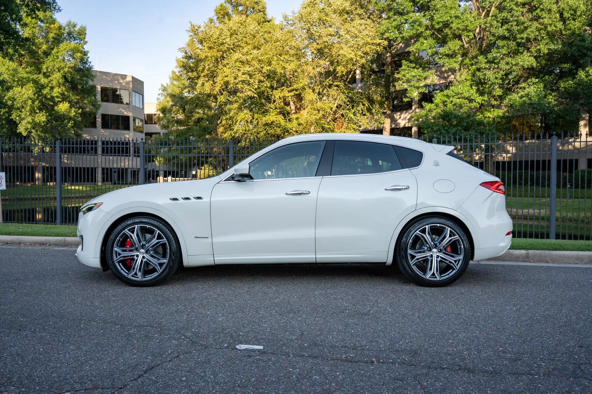 Used 2019 Maserati Levante S GranLusso AWD/4WD image 9