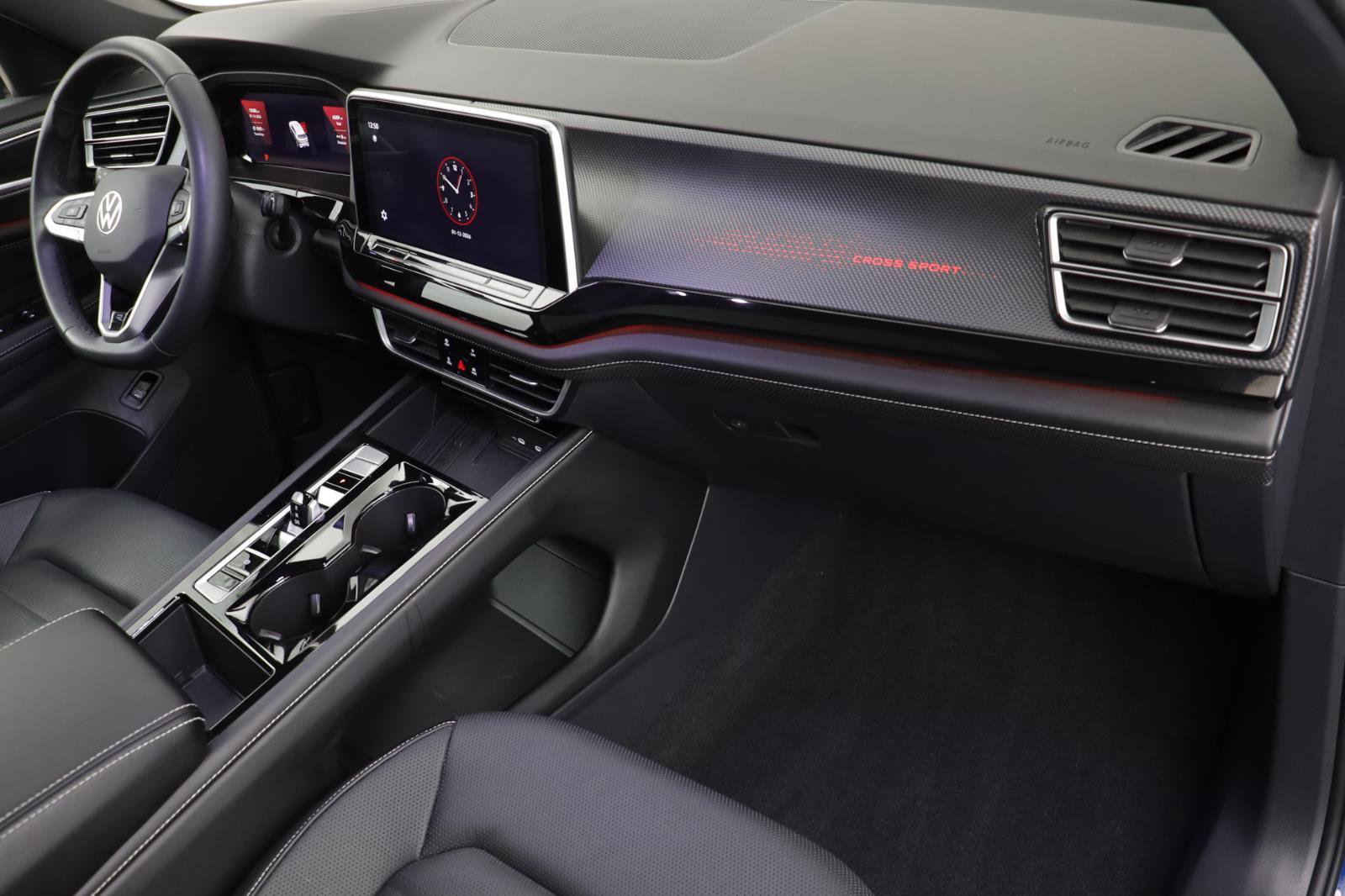 Used 2025 Volkswagen Atlas Cross Sport SEL R-Line image 19