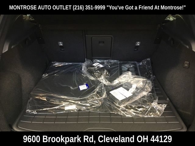 New 2024 Volvo XC40 Recharge Plus w/ Protection Package Premier RWD image 32