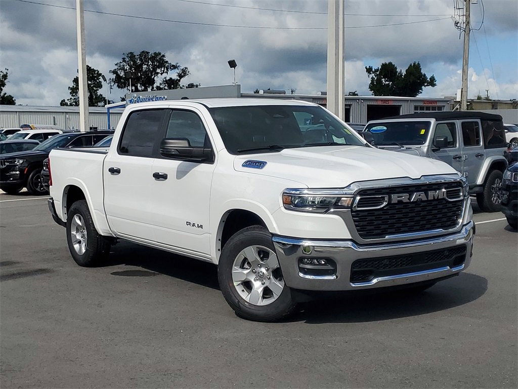 New 2025 RAM 1500 4x4 Crew Cab image 33