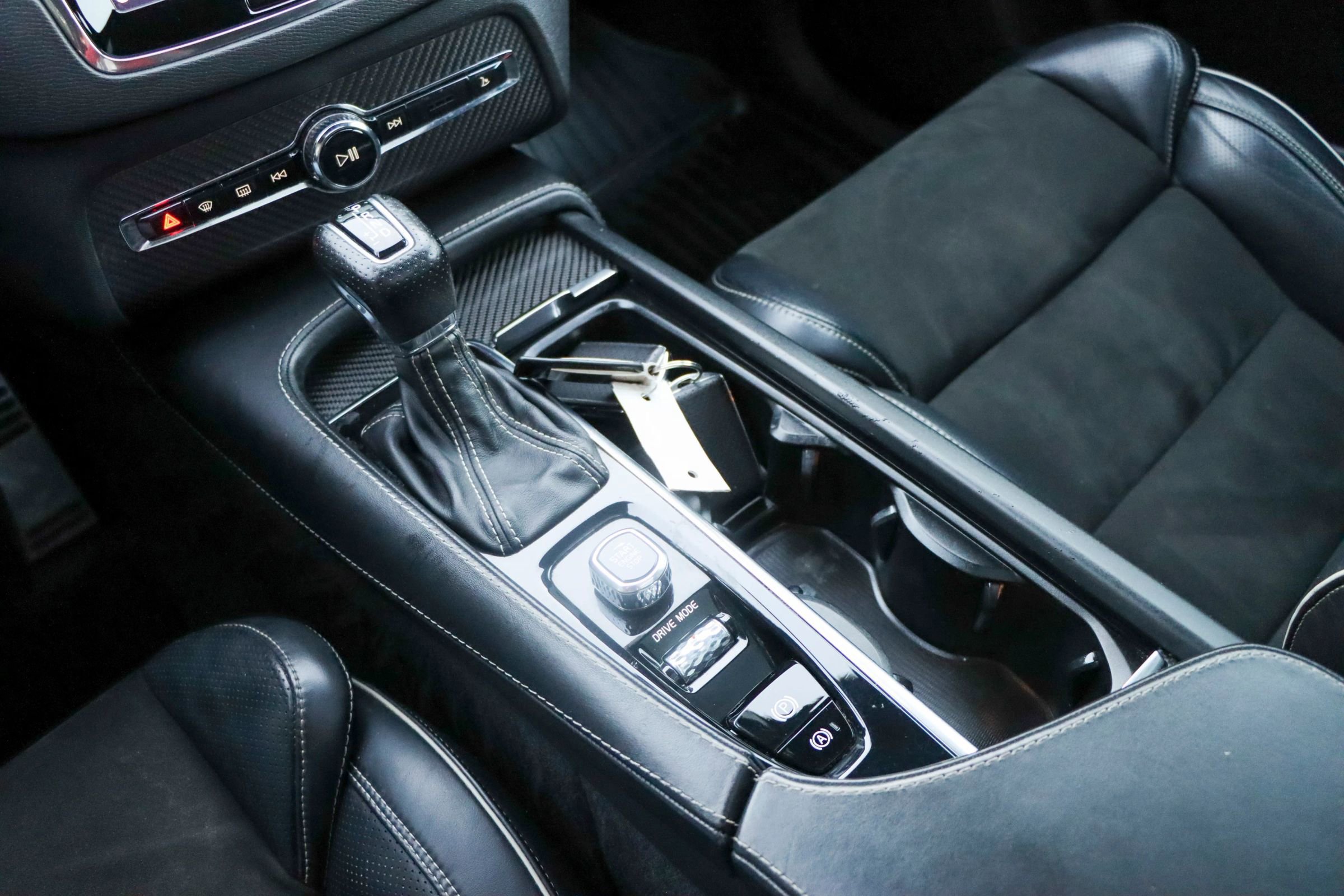 Used 2018 Volvo XC90 T6 R-Design w/ Convenience Package image 48