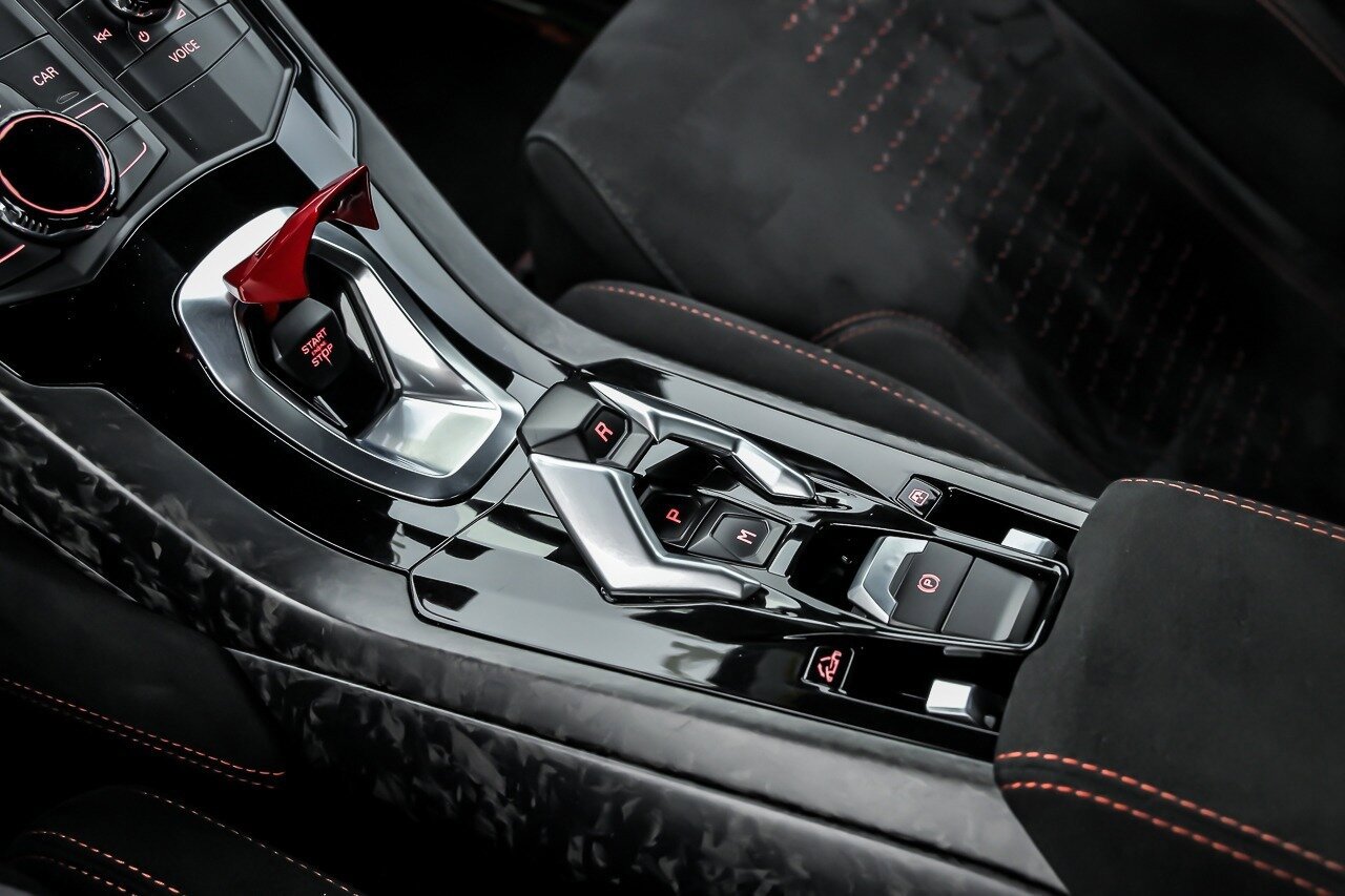 Used 2018 Lamborghini Huracan Performante AWD/4WD image 45