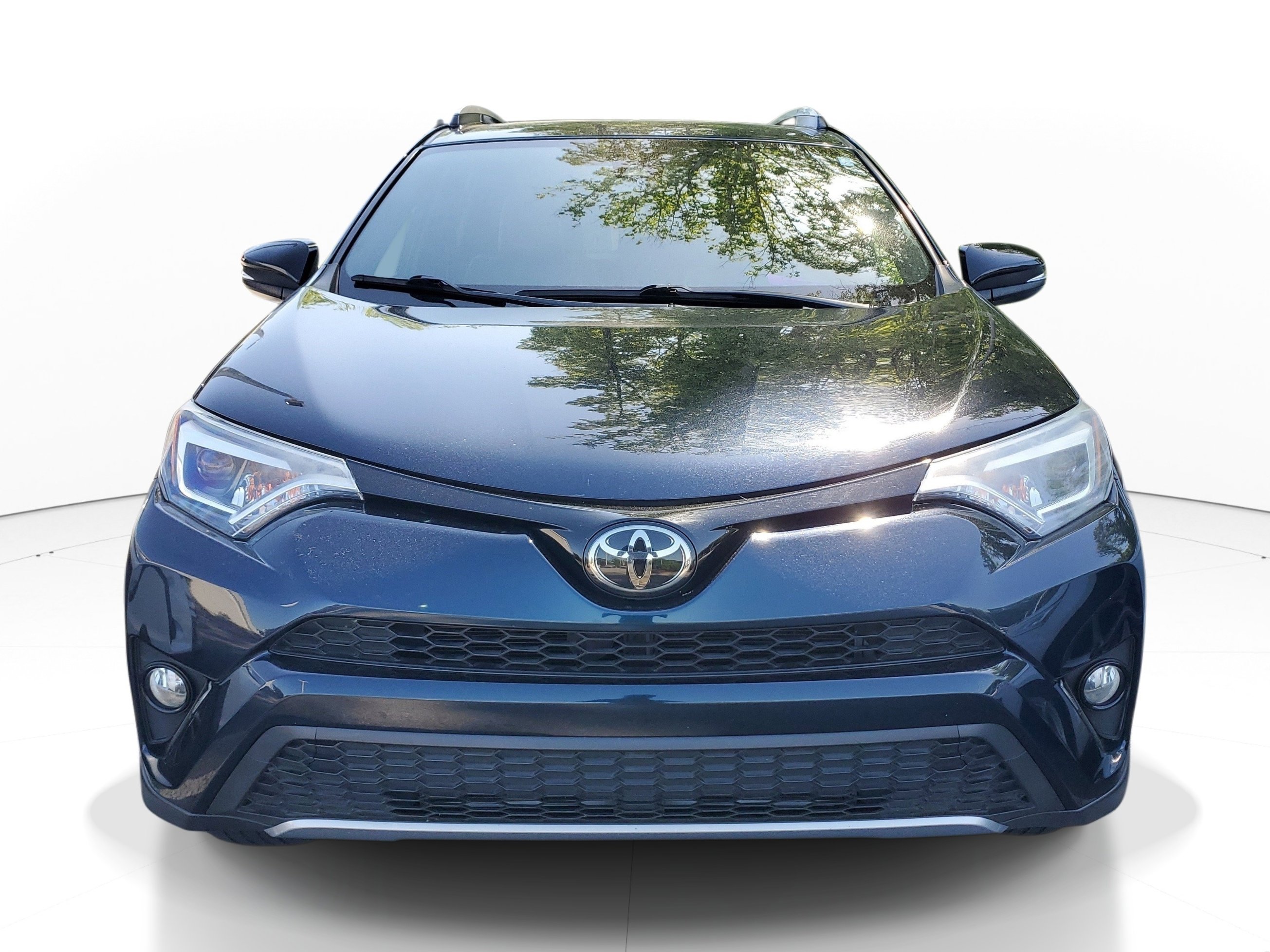 Used 2018 Toyota RAV4 SE w/ Power Extra Value Package image 2