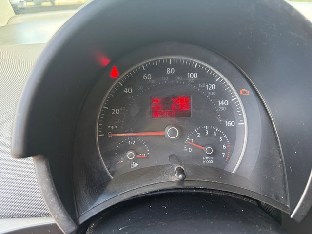 Used 2010 Volkswagen Beetle Coupe FWD image 22