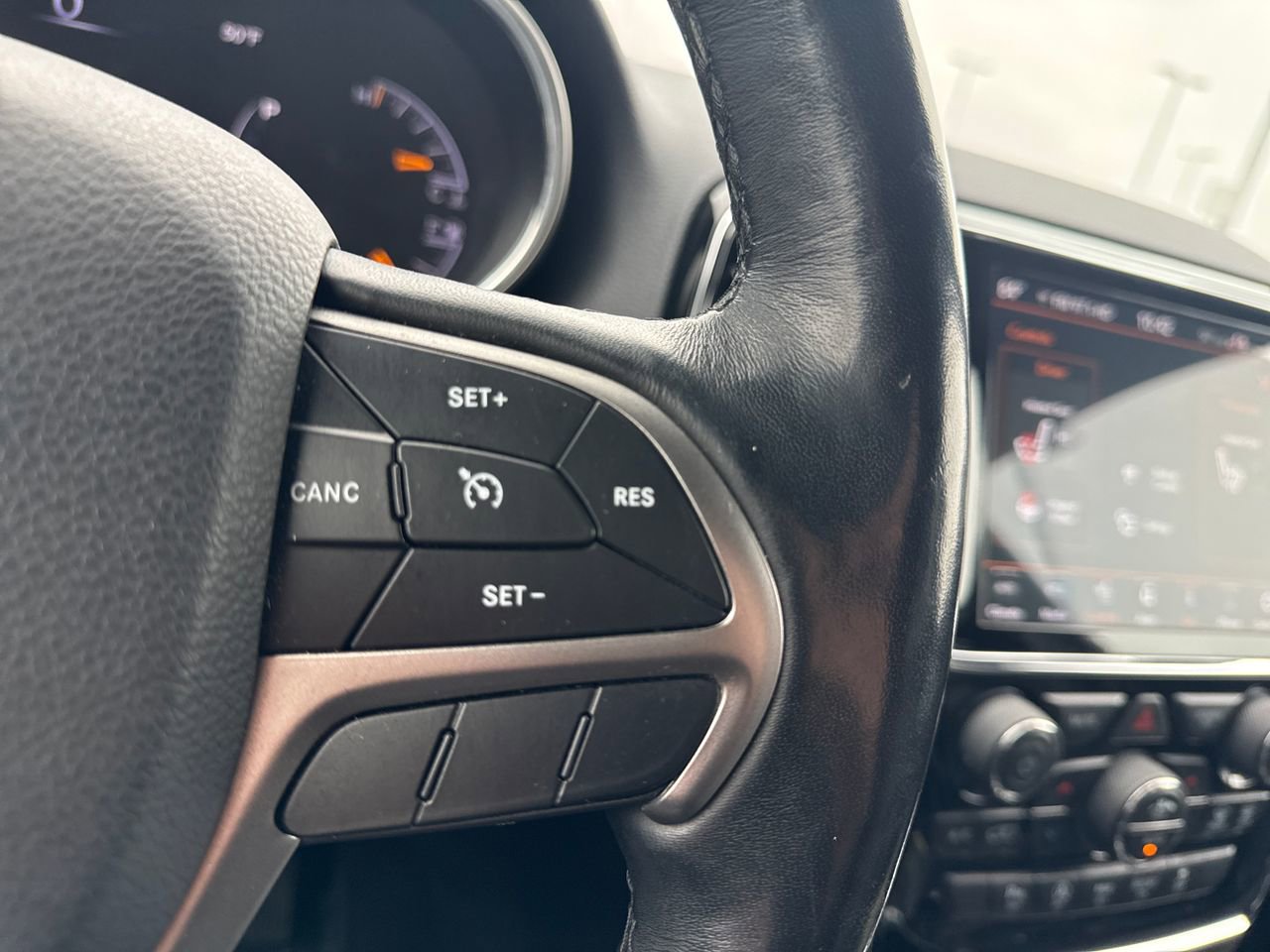 Used 2020 Jeep Grand Cherokee Limited image 28