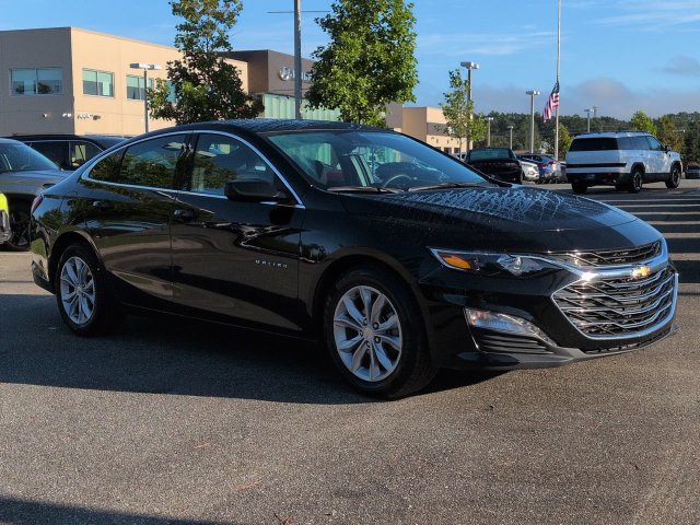 Used 2025 Chevrolet Malibu LT FWD image 3