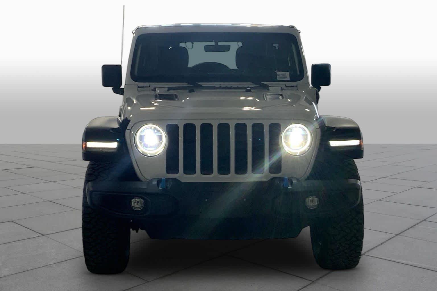 Used 2022 Jeep Wrangler Unlimited Rubicon 4xe w/ Cold Weather Group AWD/4WD image 4