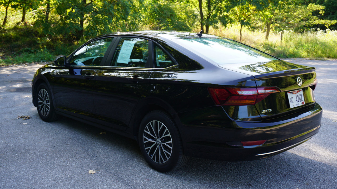 Used 2019 Volkswagen Jetta SE image 3
