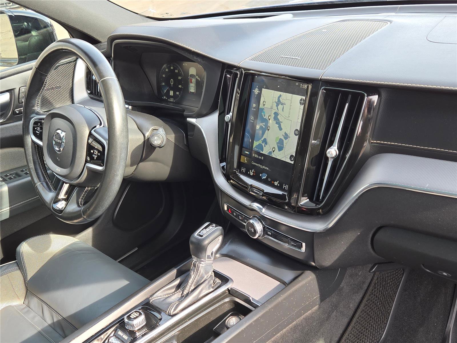 Used 2020 Volvo XC60 T5 R-Design image 6