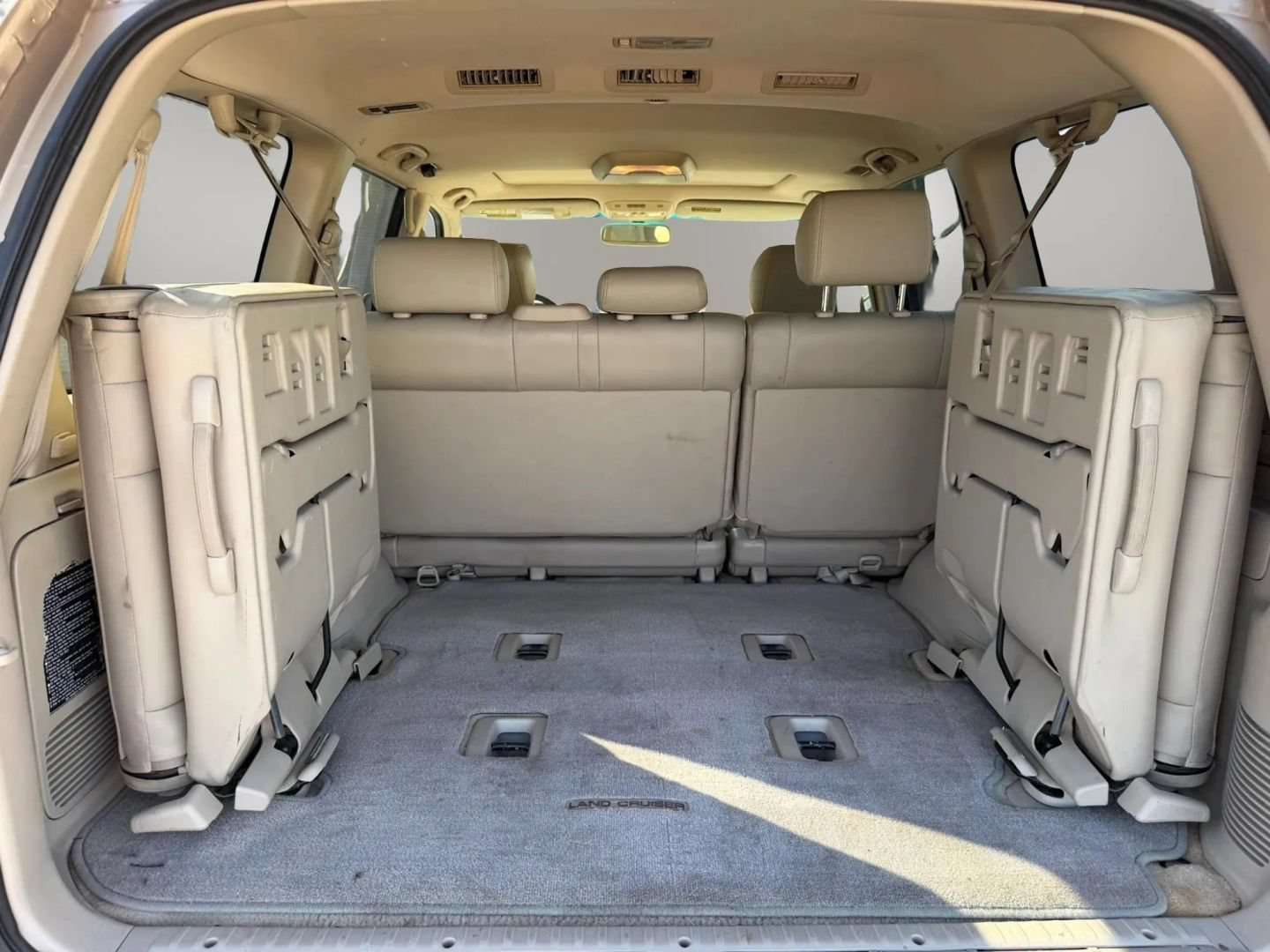 Used 2004 Toyota Land Cruiser w/ Convenience Pkg AWD/4WD image 14