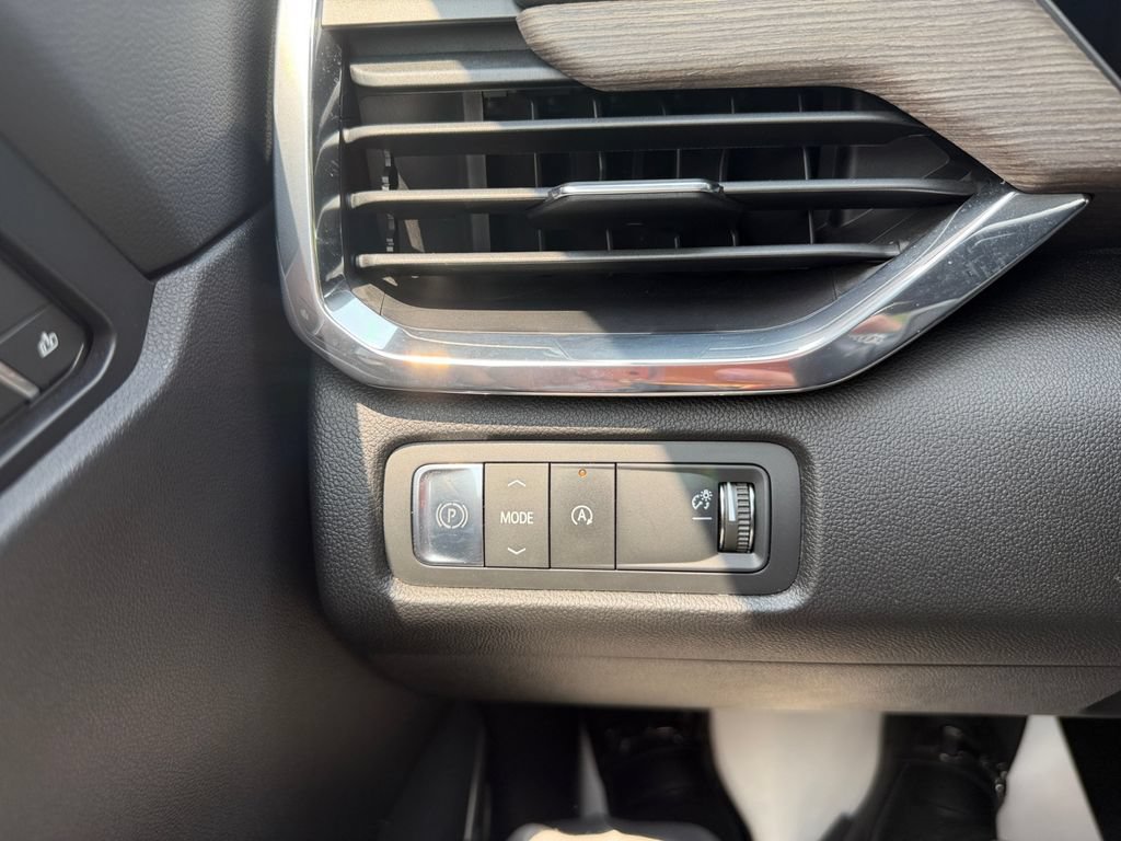 Used 2024 GMC Acadia Denali FWD image 35