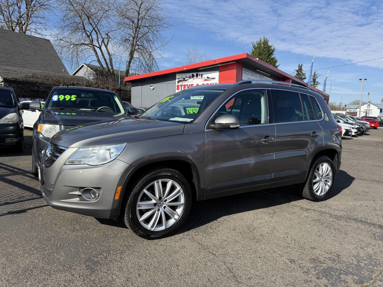 Used 2011 Volkswagen Tiguan SE