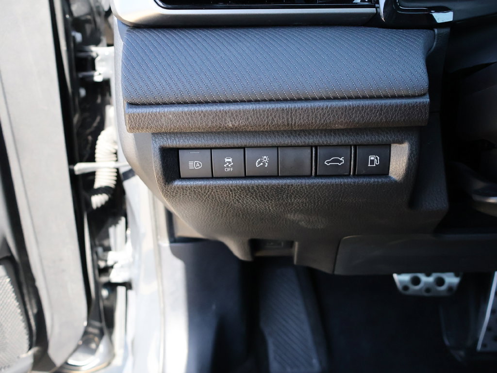 Used 2025 Toyota Camry SE FWD image 24