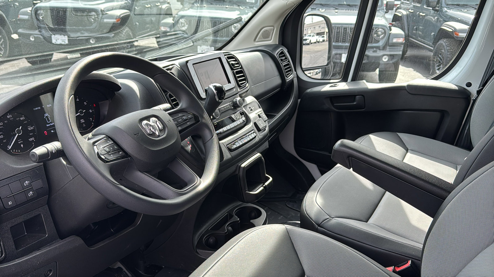 Used 2025 RAM ProMaster 2500 w/ Convenience Group image 15