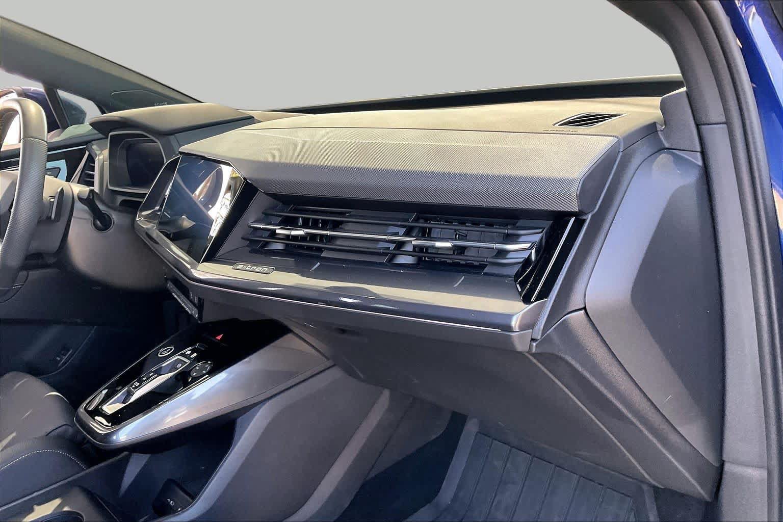 Used 2025 Audi Q4 e-tron Premium Plus w/ Premium Plus AWD/4WD image 18