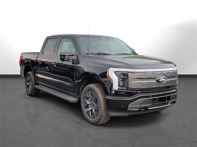 New 2025 Ford F150 Lightning Lariat w/ Max Trailer Tow Package image 2