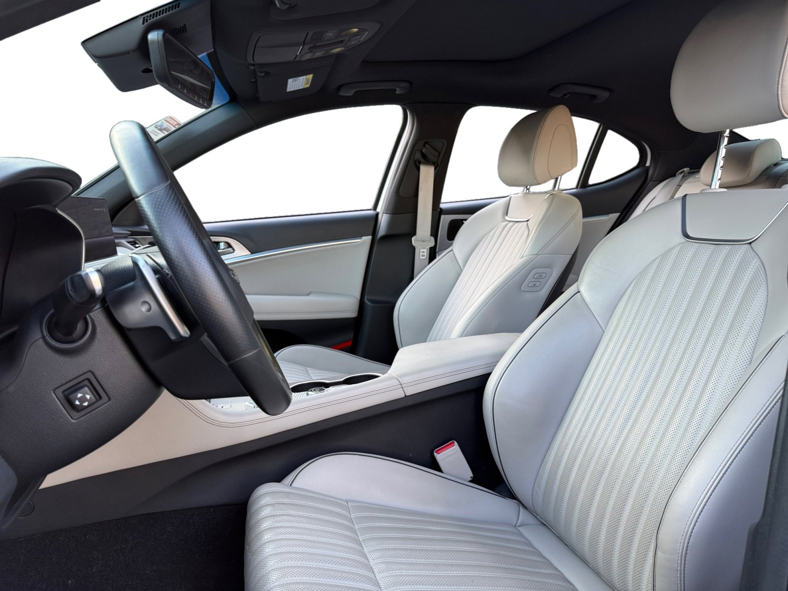 Used 2023 Genesis G70 2.0T w/ Sport Prestige Package image 9