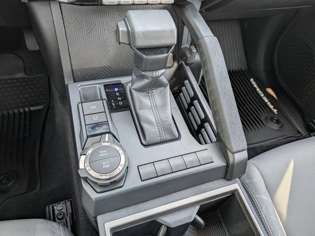 Used 2025 Toyota Tacoma SR5 AWD/4WD image 26
