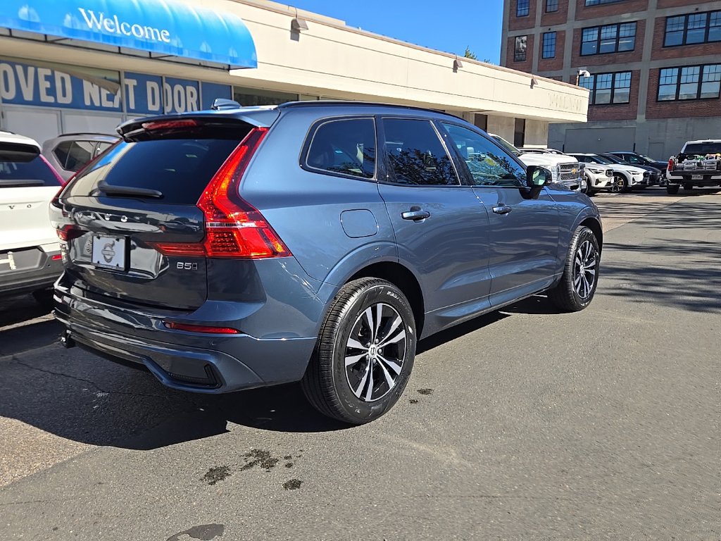 Certified 2024 Volvo XC60 B5 Core w/ Climate Package AWD/4WD image 12