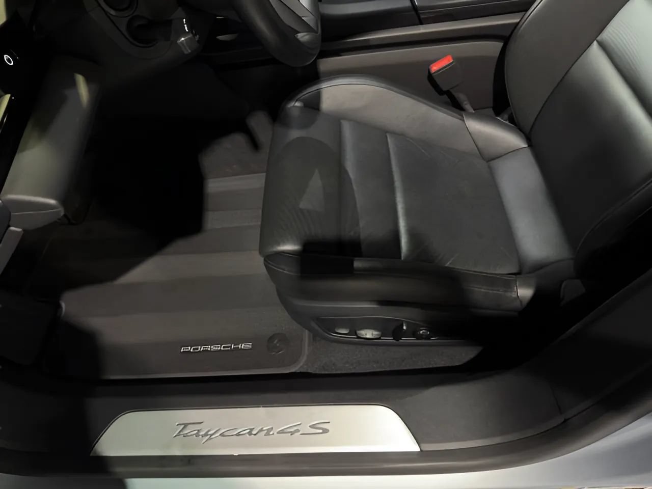Used 2020 Porsche Taycan 4S w/ Premium Package AWD/4WD image 11