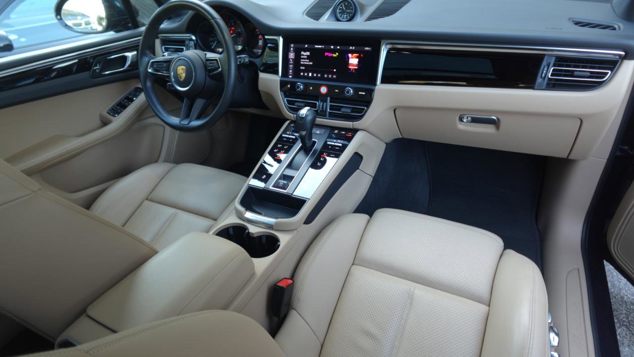 Used 2022 Porsche Macan w/ Premium Package AWD/4WD image 21