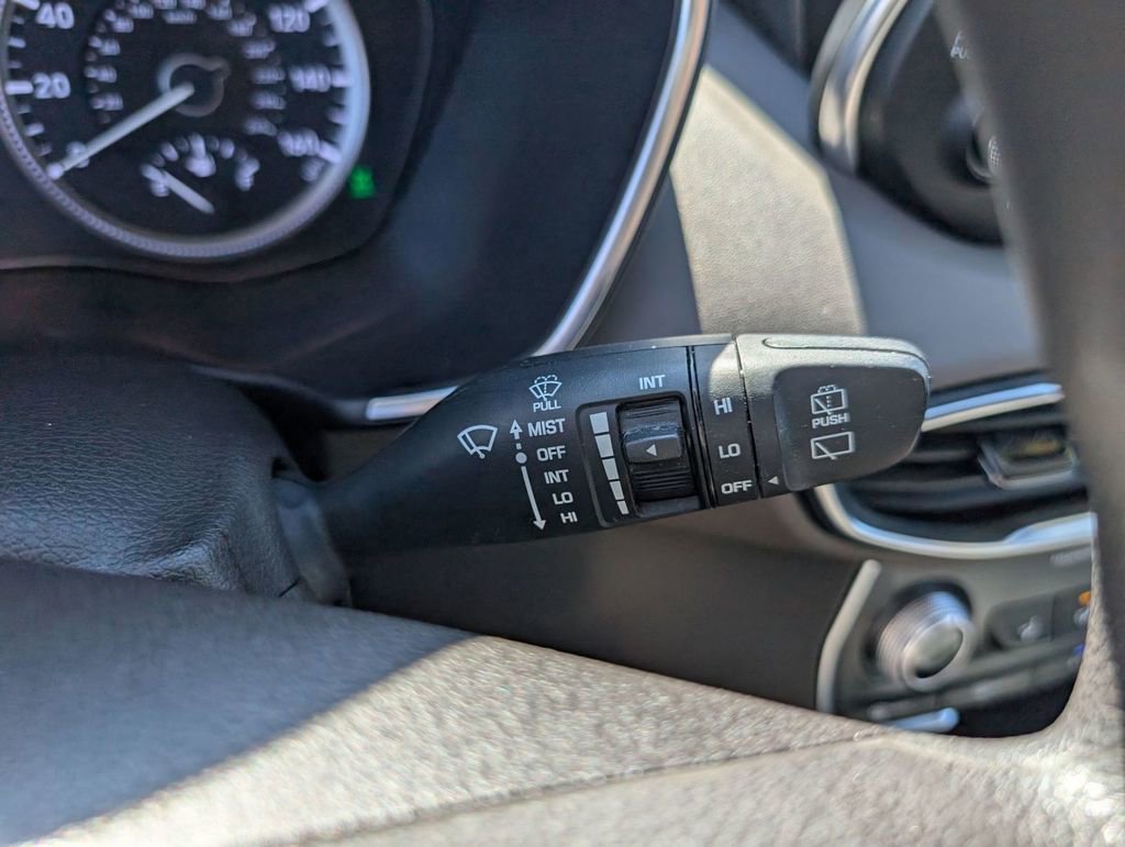 Used 2020 Hyundai Santa Fe SE image 26