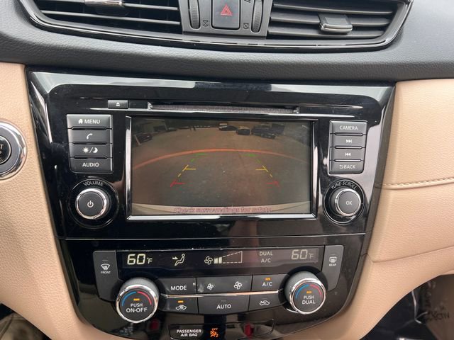 Used 2020 Nissan Rogue SV FWD image 23